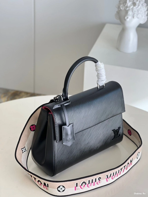 LOUIS CHANELUNY BB VUITTON 0816